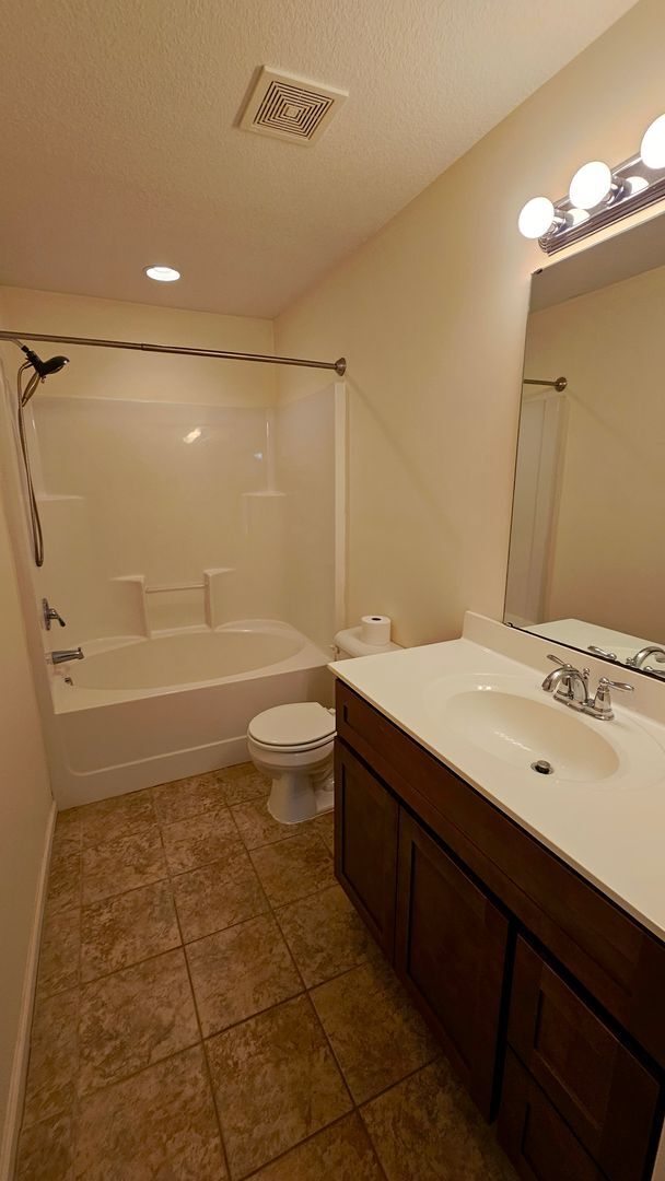 Building Photo - 3 BR 2 BA Liberty Hills