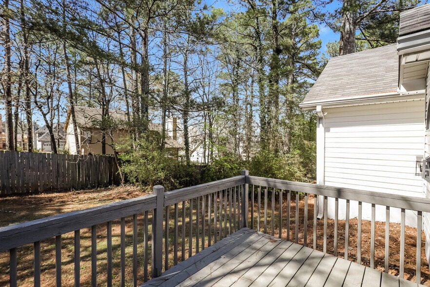 Building Photo - 221 Eagles Crest Ct