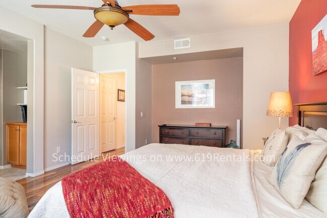 Building Photo - Beautiful 3 Bedroom, 2 Bath Townhouse with 2 car garage
