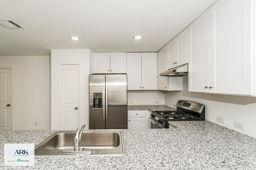 Building Photo - 5790 Companion Lp