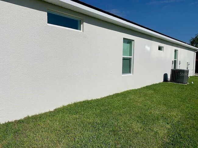 Building Photo - 21475 Seaton Ave