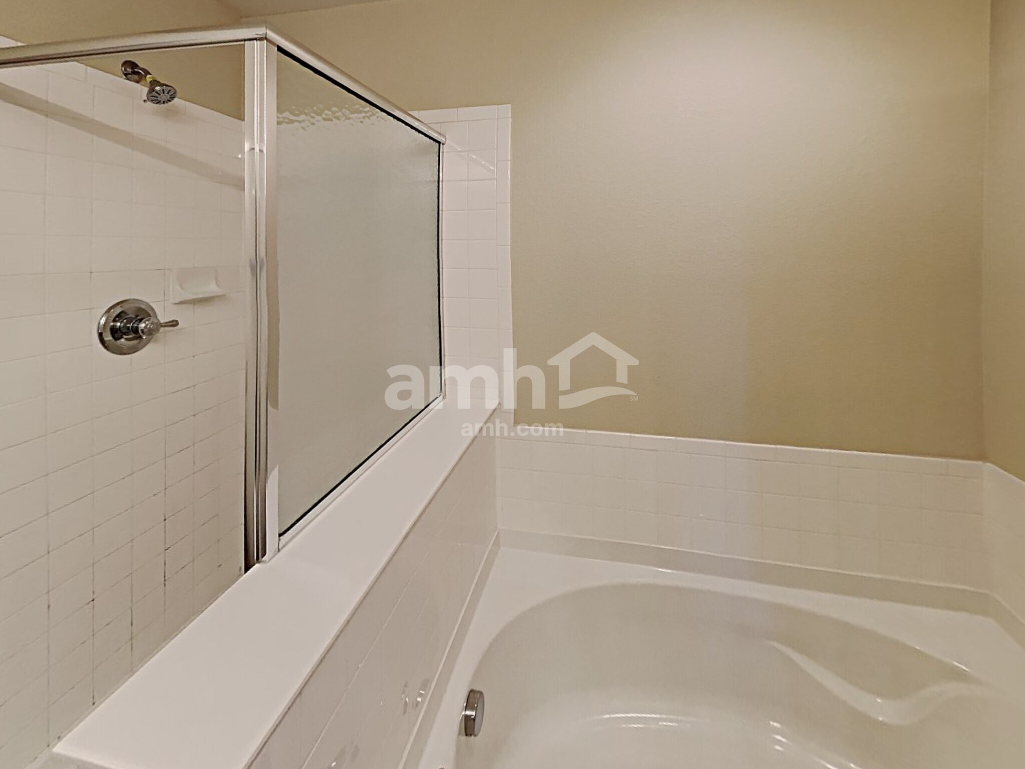 Building Photo - 810 Sunrise Dr