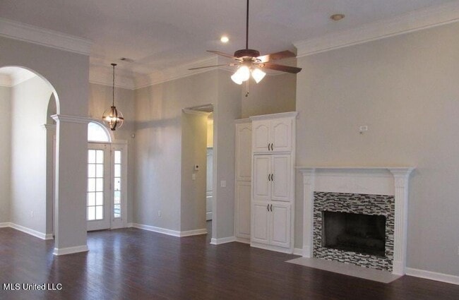 Building Photo - 201 Apple Blossom Cir
