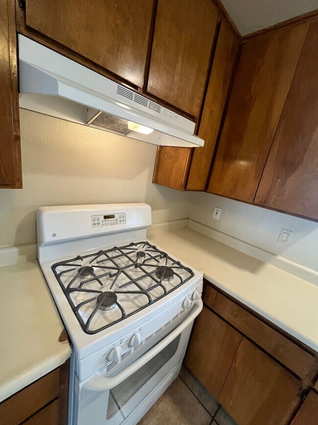 Building Photo - 4384