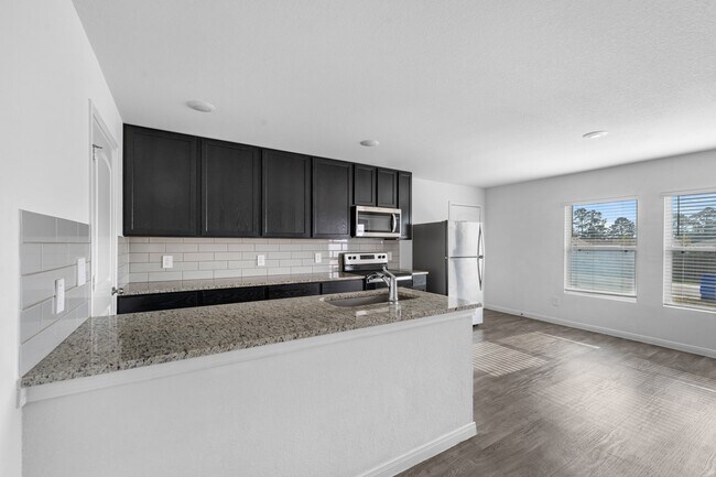 Building Photo - 12998 Sorrento Bay Dr