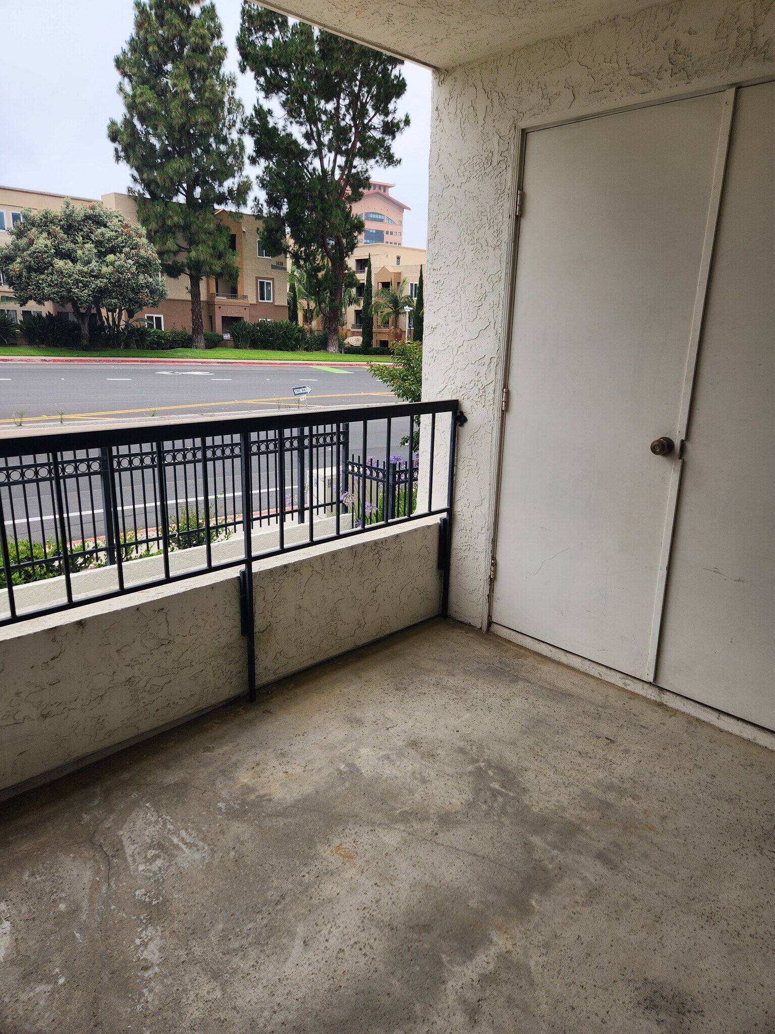 Building Photo - 3525 Lebon Dr