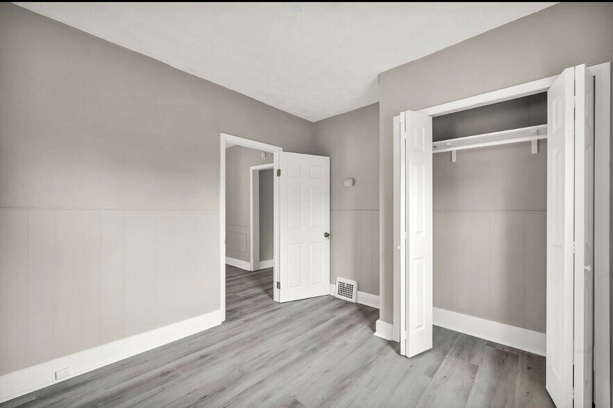 Building Photo - 2023 Robin St