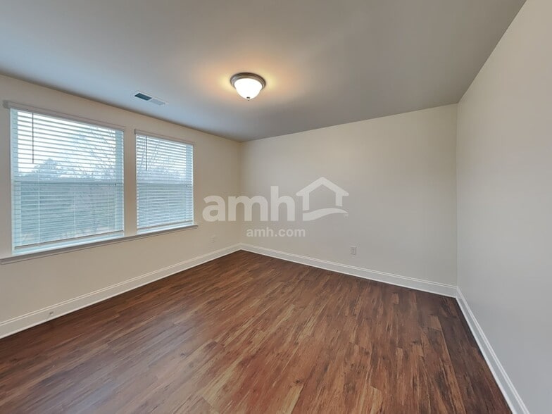 Building Photo - 106 Cairo Ct