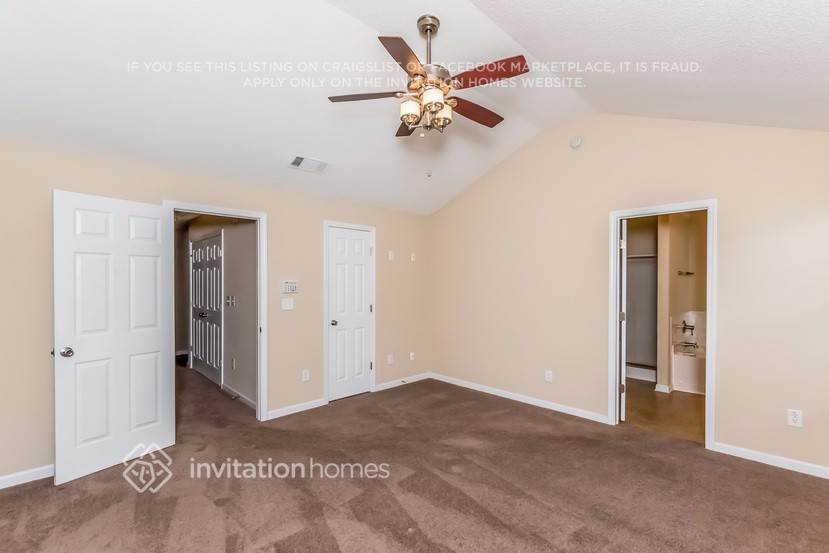 Building Photo - 124 Hidden Creek Dr