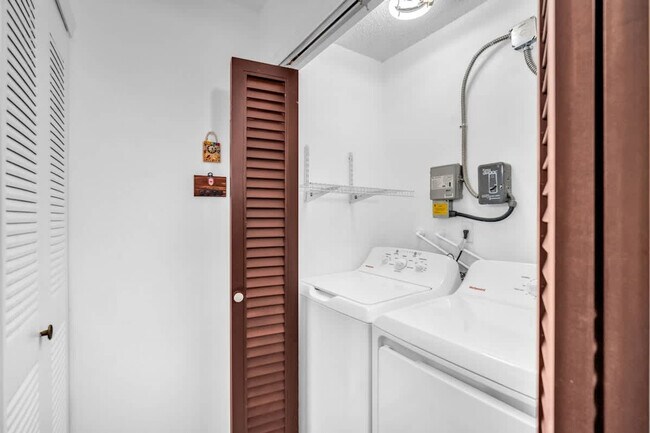 Building Photo - 909 NW 135th Ct