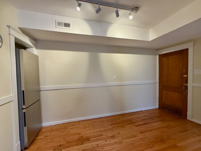 Building Photo - 4551 Arco Ave