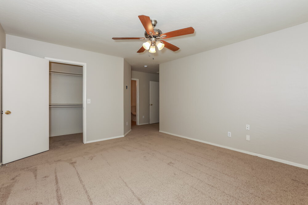 Building Photo - 6418 W Preston Ln