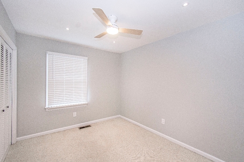 Building Photo - 118 Camelot Ct