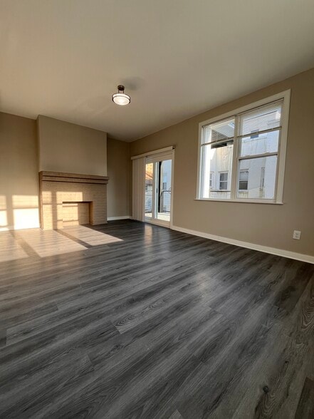 Building Photo - 101 S Victoria Ave