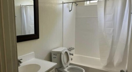 Building Photo - 8757 Owensmouth Ave