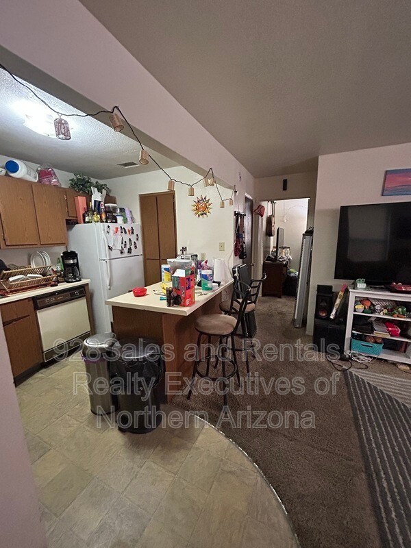 Building Photo - 1200 S Riordan Ranch St