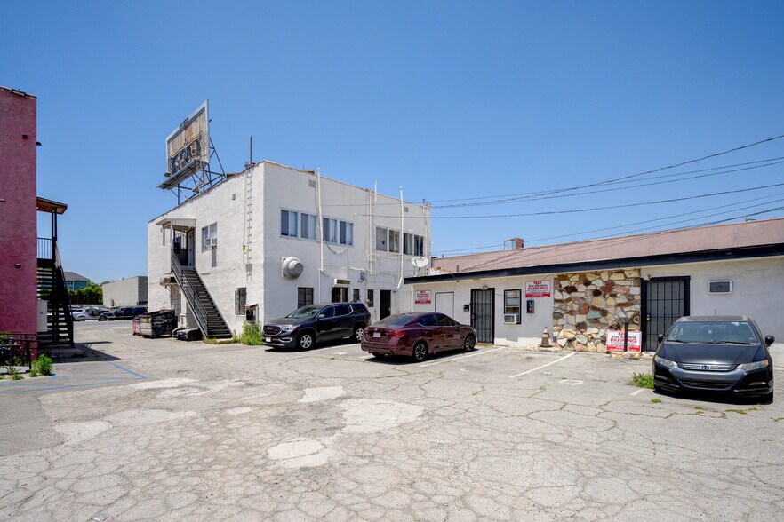 Building Photo - 6634 Lankershim Blvd