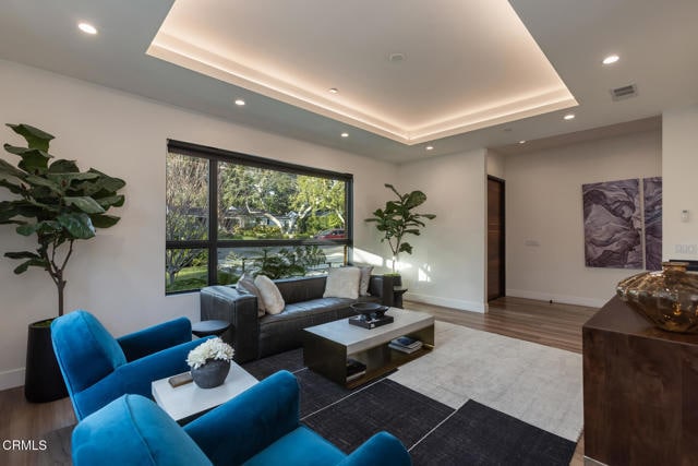 Building Photo - 620 Houseman St