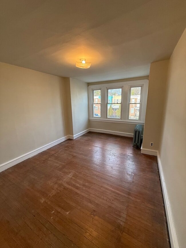 Building Photo - Cute 3 bedroom 1 bathroom in Lawncrest