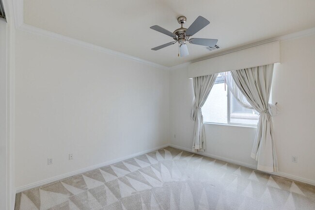 Building Photo - Beautiful 4Bd, 4Bth home in Guard Gated Community near Tivoli Village.