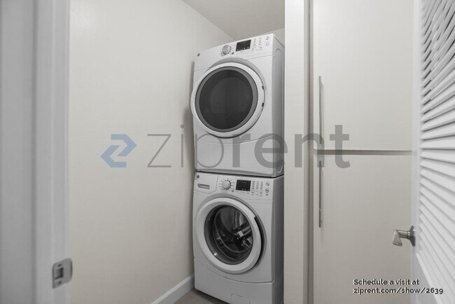 Building Photo - 49 Showers Dr