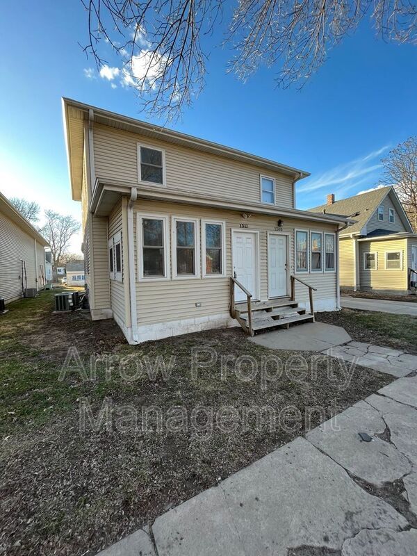 Building Photo - 1309 S 10th St