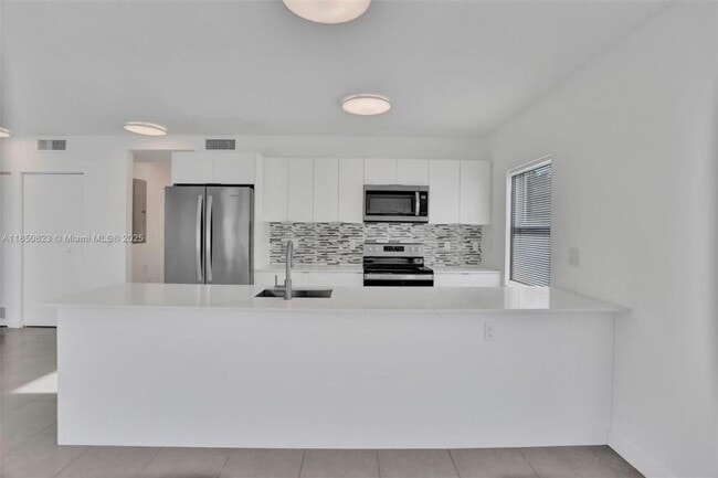 Primary Photo - 2 bedroom in Hallandale FL 33009