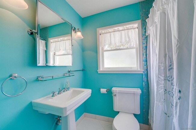 Building Photo - 719 I Ave