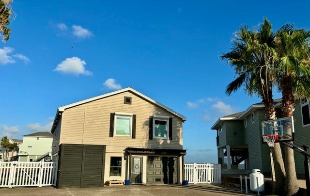Building Photo - 130 Tamana Dr