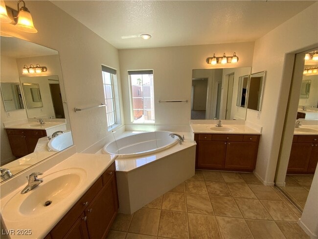 Building Photo - 7609 Vanity Ct