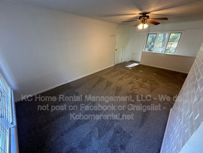 Building Photo - 6401 W 72nd Terrace