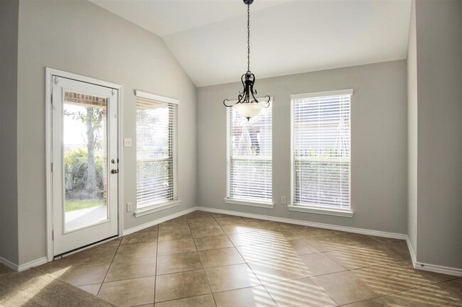 Building Photo - 26007 Waldridge Dr