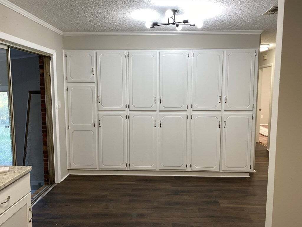 Building Photo - 3001 Lonsdale Dr