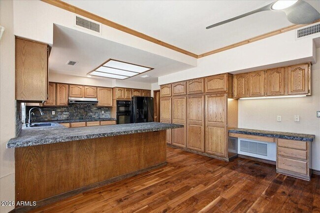 Building Photo - 2157 E Alameda Dr