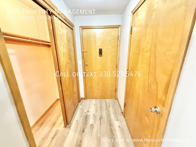 Building Photo - 7145 Starcliff Ave NW