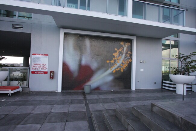 Building Photo - 2000 Metropica Wy