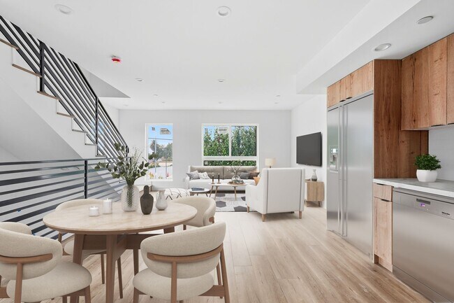 Building Photo - 206 N Union Ave