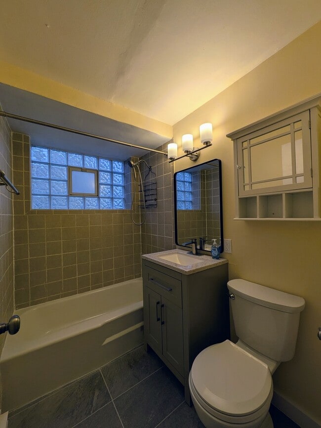 Building Photo - 11840 S Karlov Ave