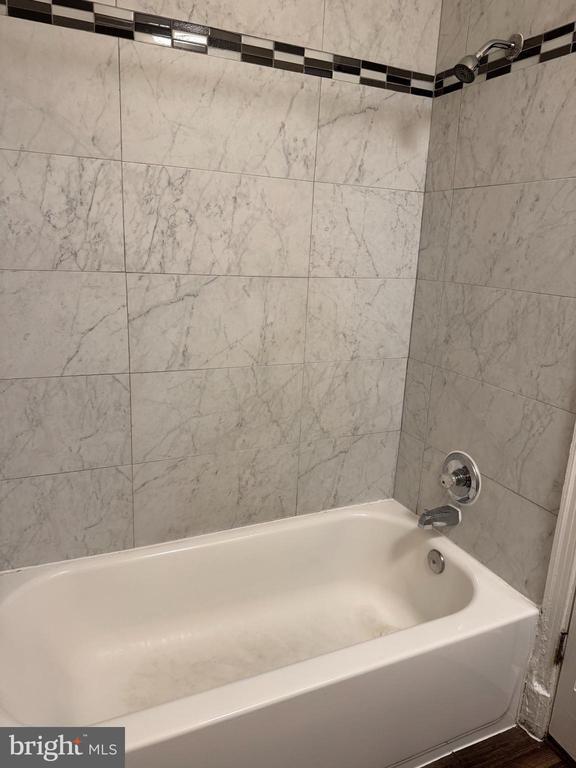 Building Photo - 1809 18th St SE