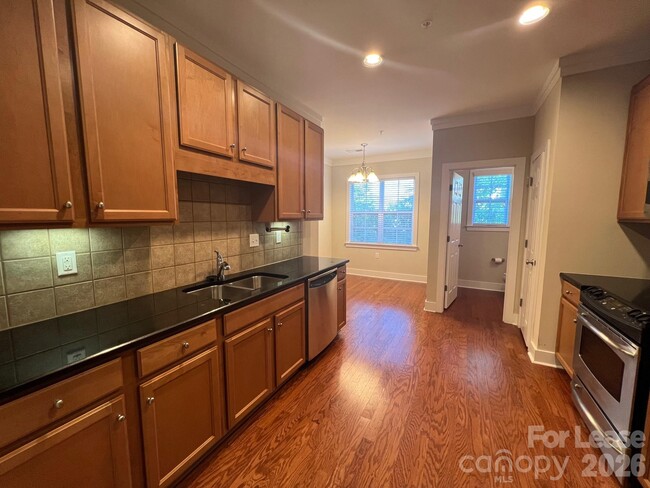 Building Photo - 227 Harbour Pl Dr