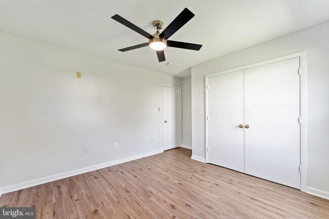 Building Photo - 15001 Cherrydale Dr