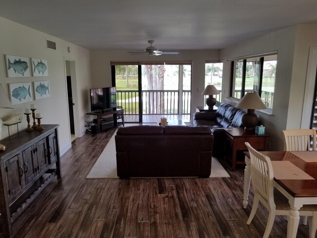 Building Photo - 326 Brackenwood Cir