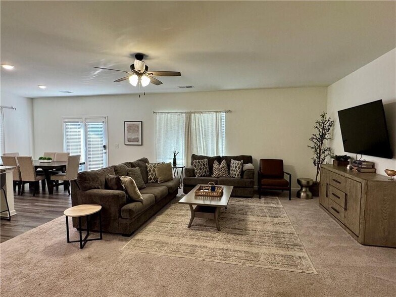 Building Photo - 152 Andria Wy NW