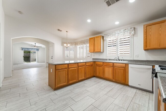 Building Photo - 2141 Hidden Ranch Terrace
