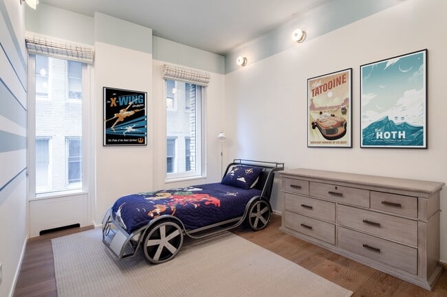 Building Photo - 12 Warren St