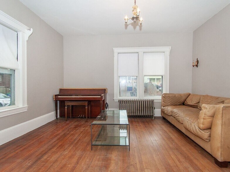 Building Photo - 249 Cedar St