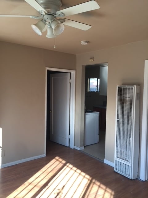 Primary Photo - 1123 W 110th St