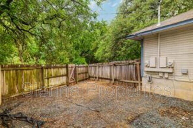 Building Photo - 2509 Riddle Rd