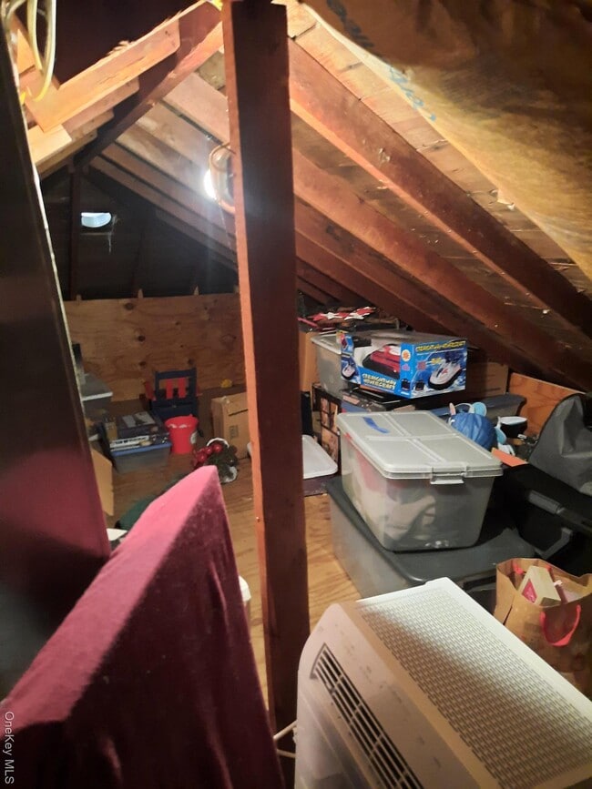 Building Photo - 23 Valley Ave