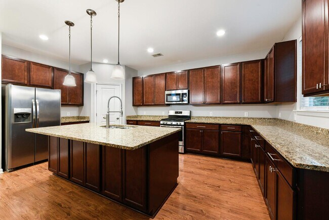 Building Photo - 432 War Admiral Ln